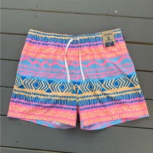 Chubbies Men's Pink and Blue Patterned Swim Trunks